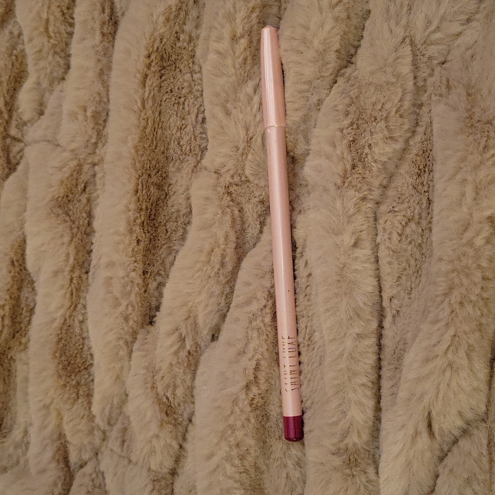 Saint Luxe lip liner